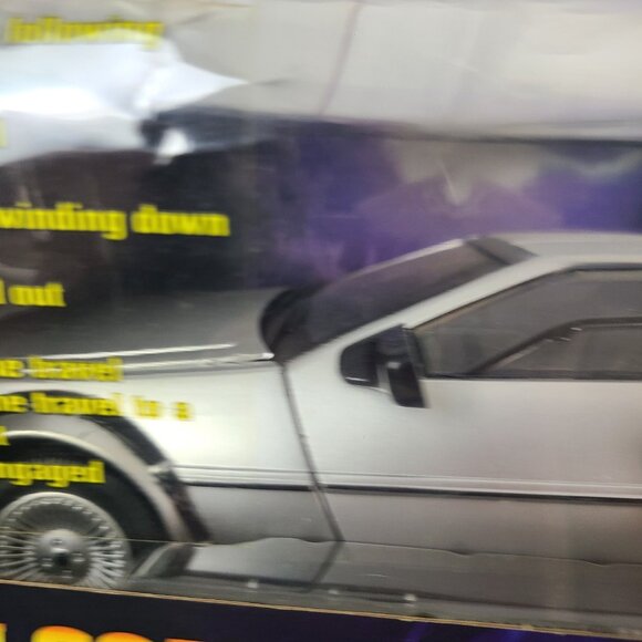 Back To The Future II DeLorean 1/15 Time Machine Movie Car Diamond Select Sealed - Picture 16 of 16